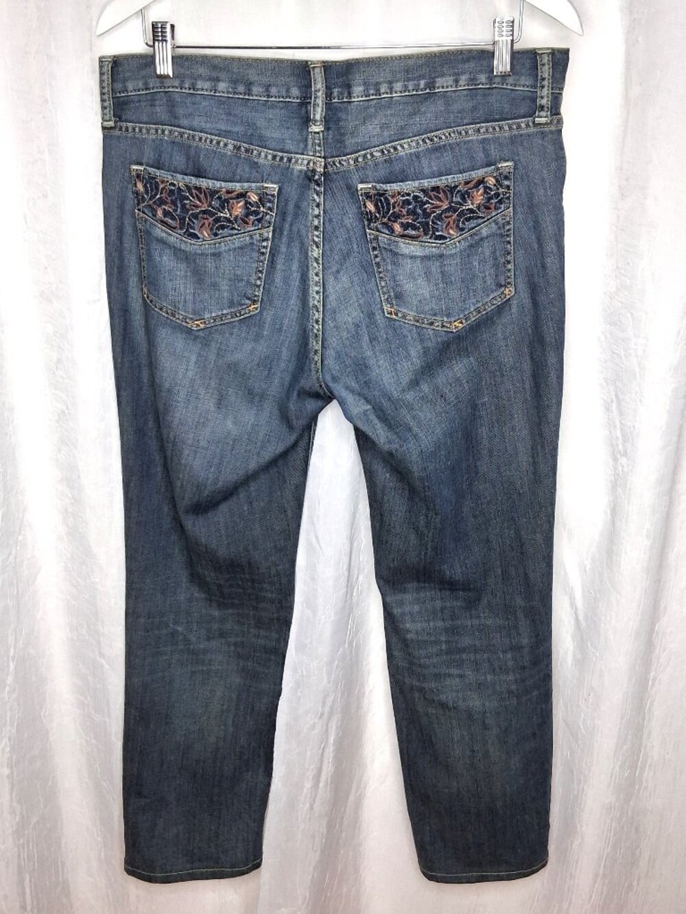 Eddie Bauer Boyfriend Relaxed Leg Jeans 5 Pocket Embroidered Back Pockets